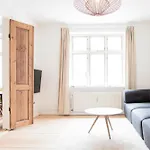 Spacious And Cool 1-Bed In Ogadekvarteret